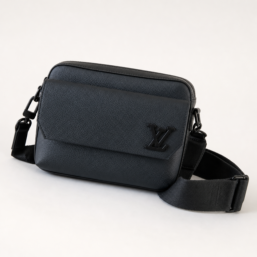 Black Leather Flap Shoulder Bag — detail